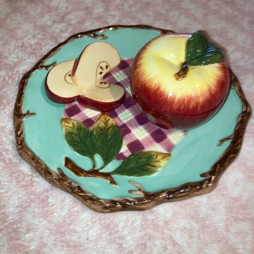 Vintage Style Eyes by Baum Bros 3-D Hanging Collector Plate Apple- 8"